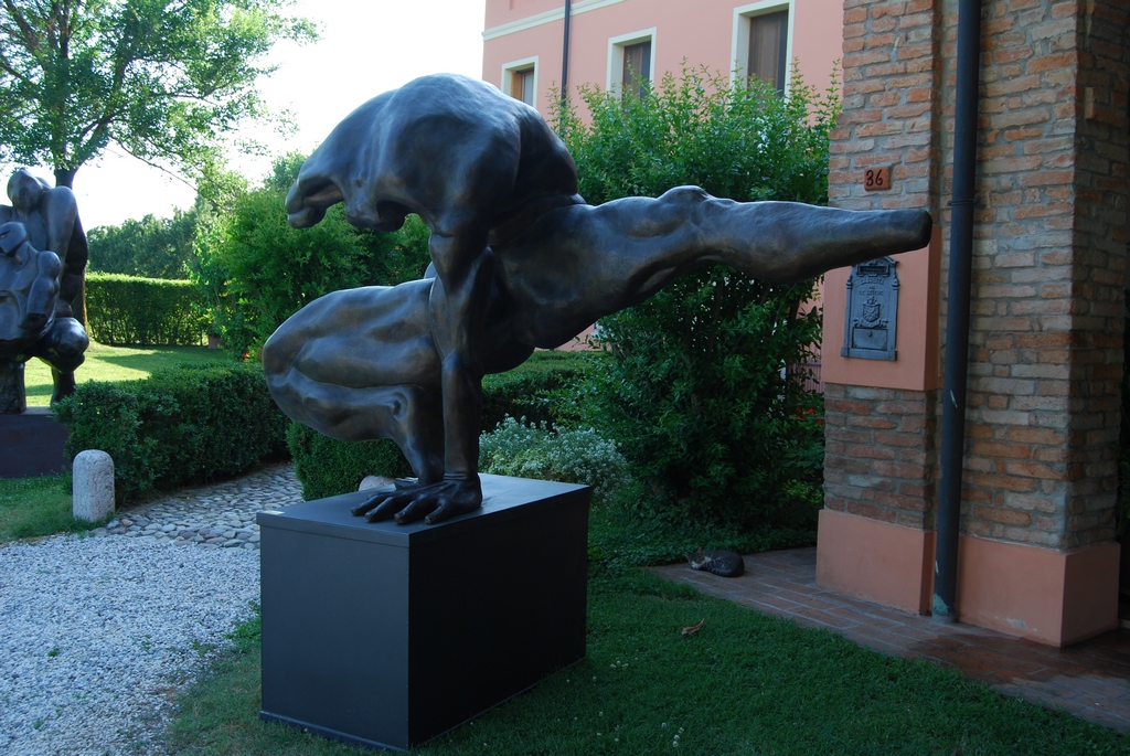 Equilibrio e forma nella scultura di Mario Pavesi